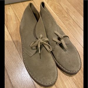 Crewcuts suede macalister boots, stone, sz 4